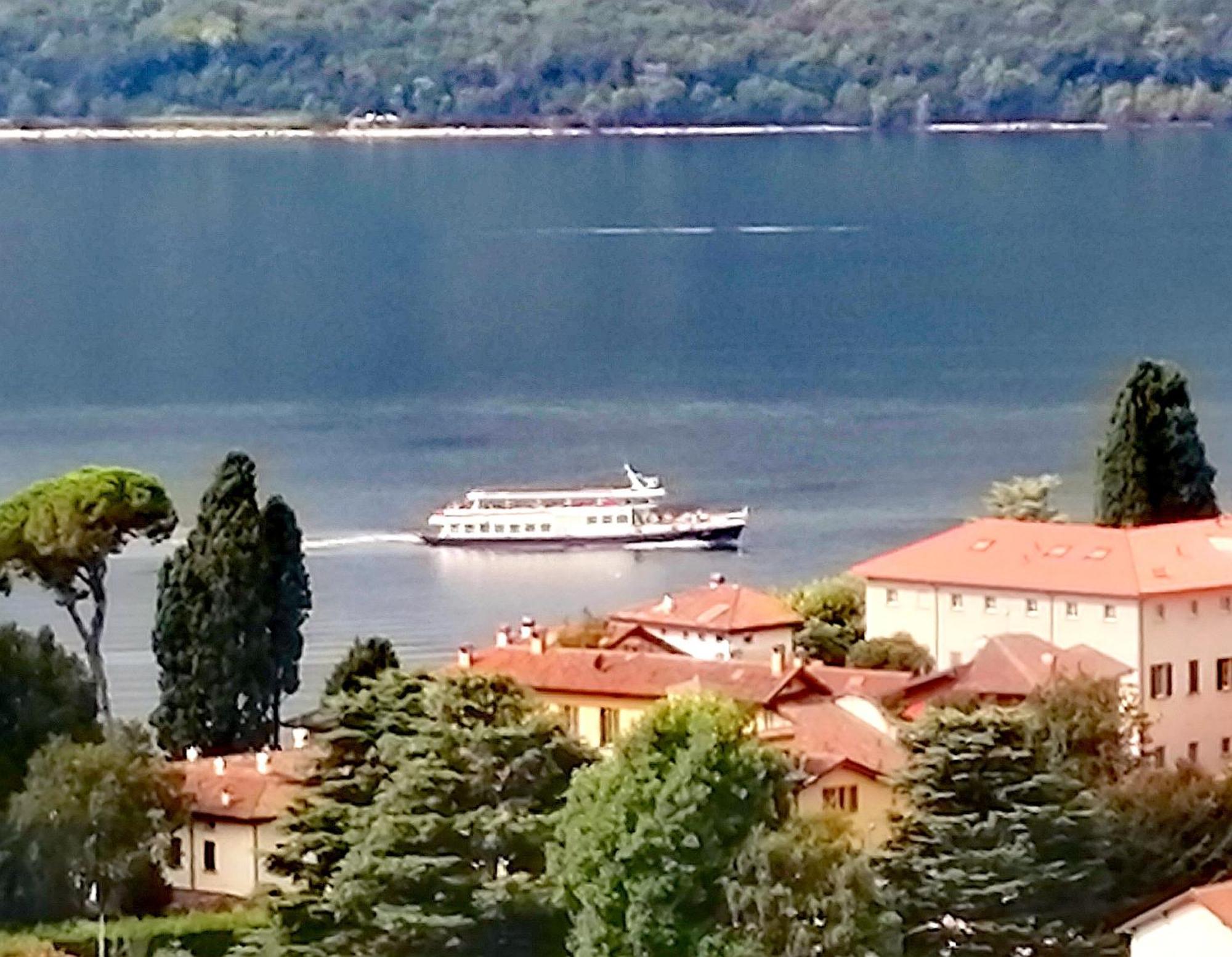 Lake And Guzzi View - Holiday Home Манделло-дель-Ларио Экстерьер фото