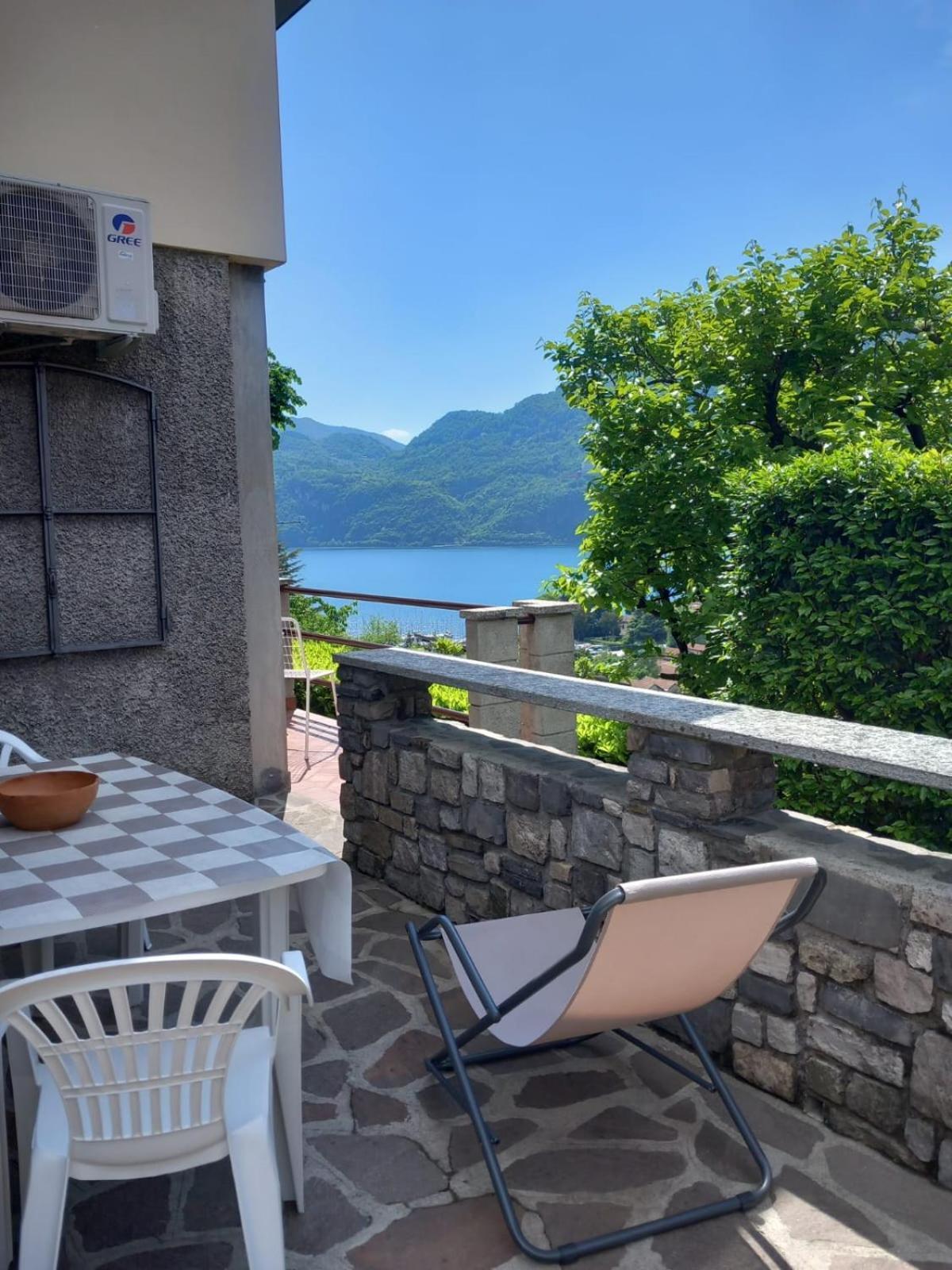 Lake And Guzzi View - Holiday Home Манделло-дель-Ларио Экстерьер фото
